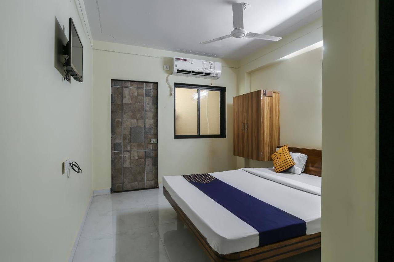 Spot On 72974 Gokul Lodge Pune Eksteriør billede